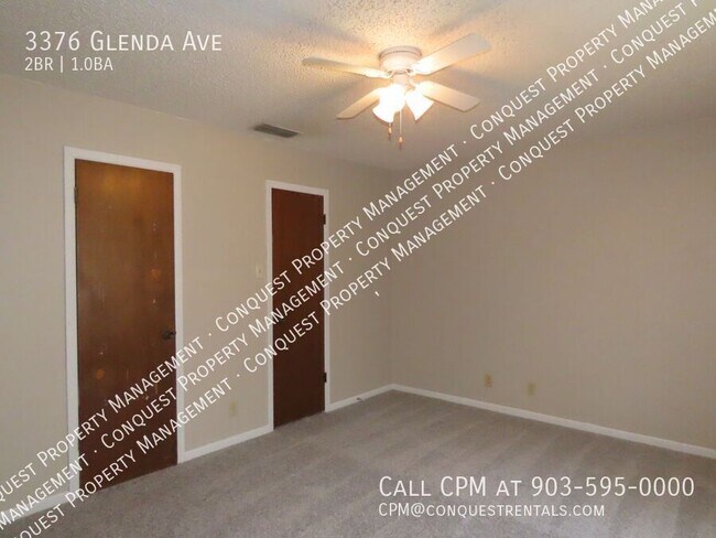 Building Photo - Water Paid! Cozy 2 Bedroom Duplex w/Fenced...