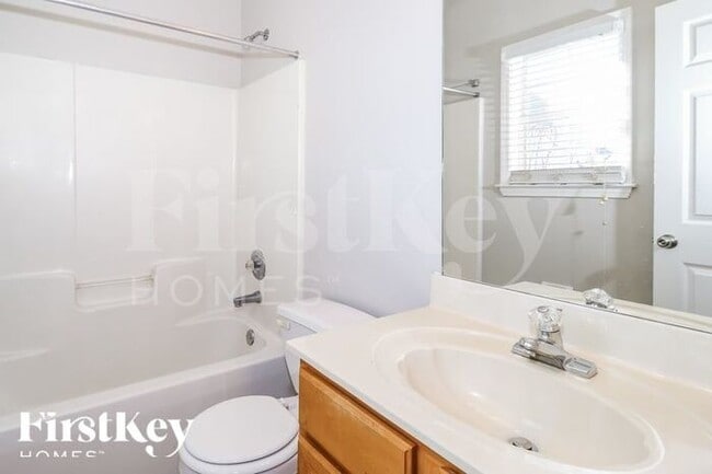 Building Photo - 969 Nesting Wood Cir W