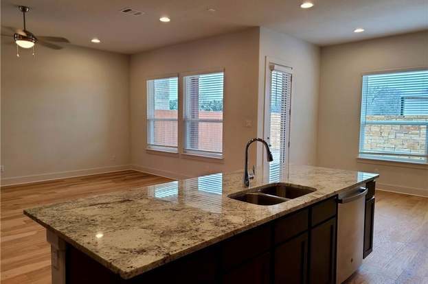 Building Photo - 1265 Summerbrooke Cir