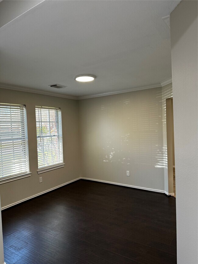 Building Photo - 18614 Timbers Dr