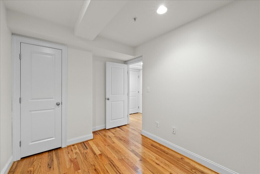 Building Photo - 739 Newton Pl NW