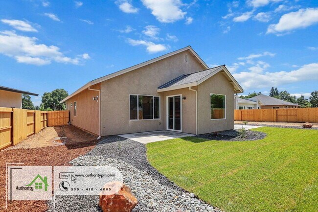 Building Photo - 2864 River Dr