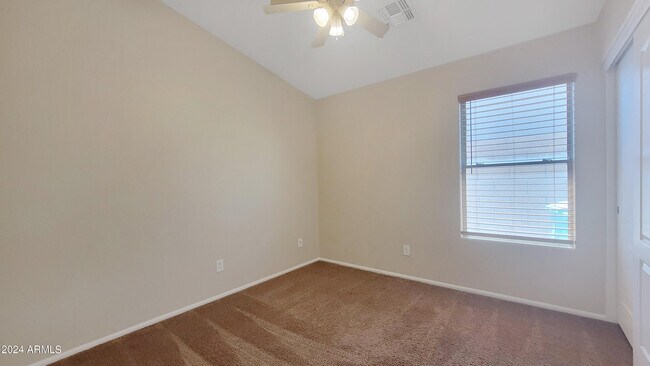 Building Photo - 5325 N 124th Ave