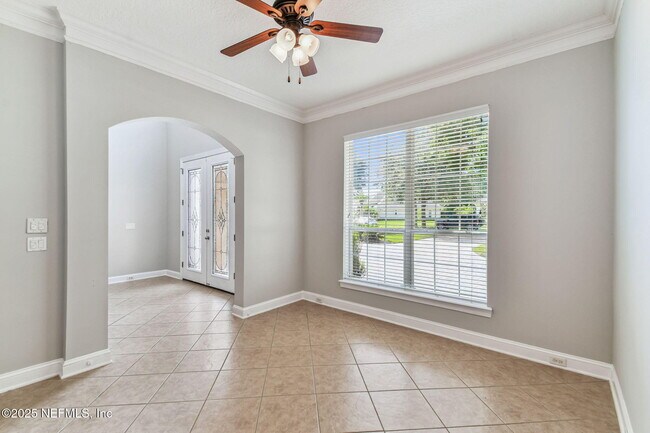 Building Photo - 263 Stonewell Dr
