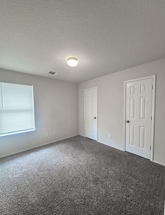 Building Photo - 3BED/2.5 HOUSE FOR RENT AVAILABLE NOW!