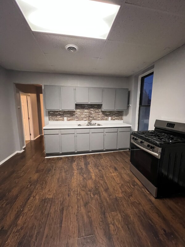 Building Photo - 1 Russell Pl