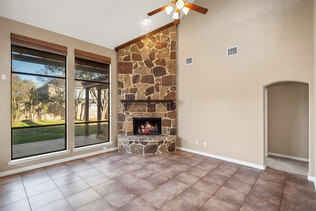 Building Photo - 28210 Chalet Park Dr