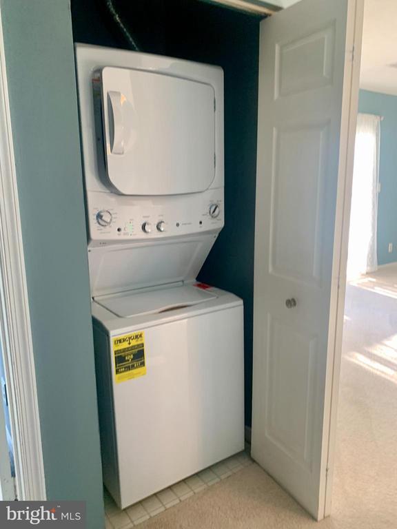 Building Photo - 20301 Beechwood Terrace