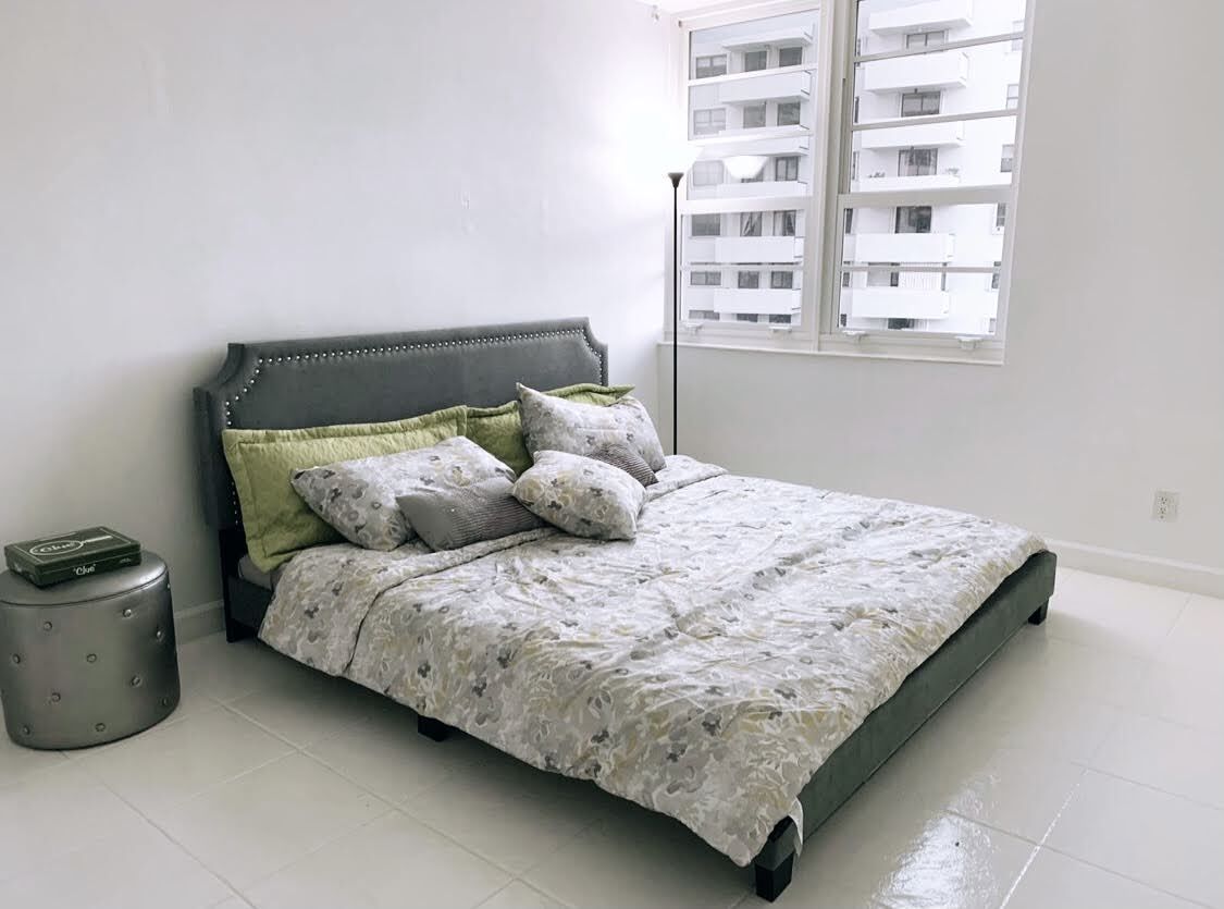 411B - Bedroom - 100 Lincoln Rd