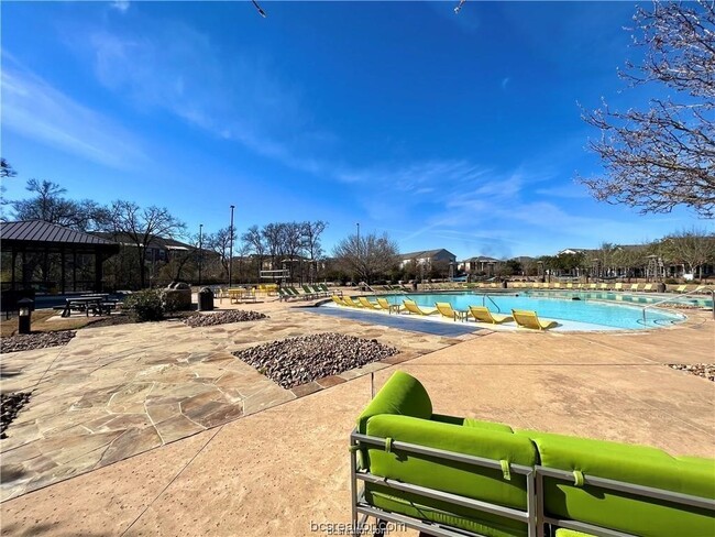 Building Photo - 1725 Harvey Mitchell Pkwy S