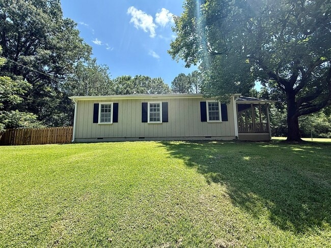 Building Photo - 3 Bedroom Home In Durham