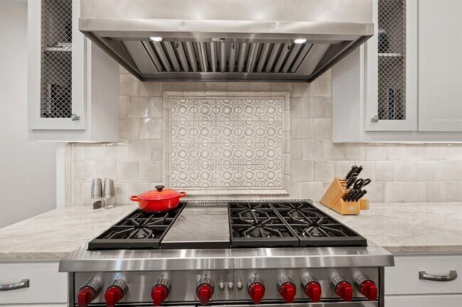 Building Photo - 1909 Knights Chance Ln