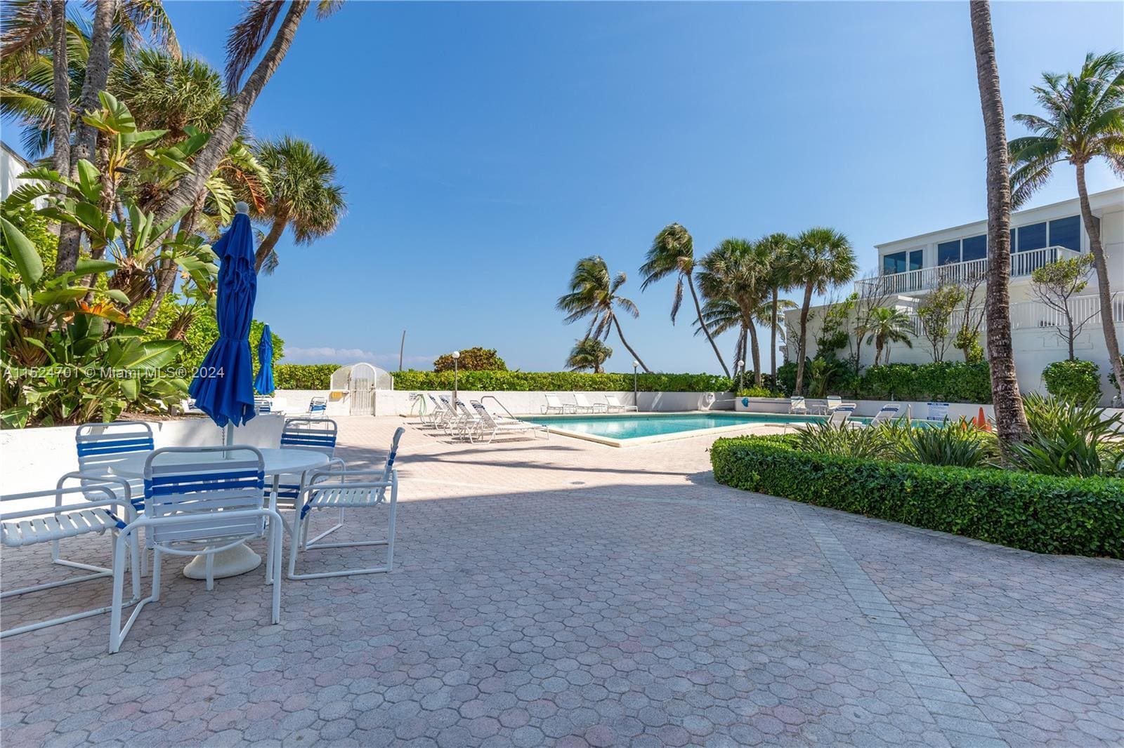 Building Photo - 5415 Collins Ave