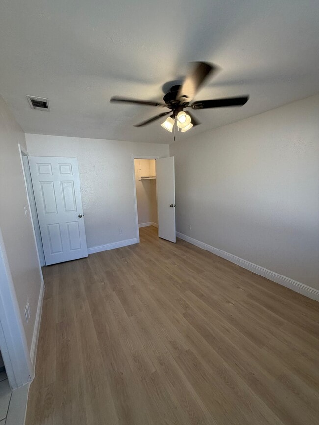 Building Photo - 4031 Norwich Rd