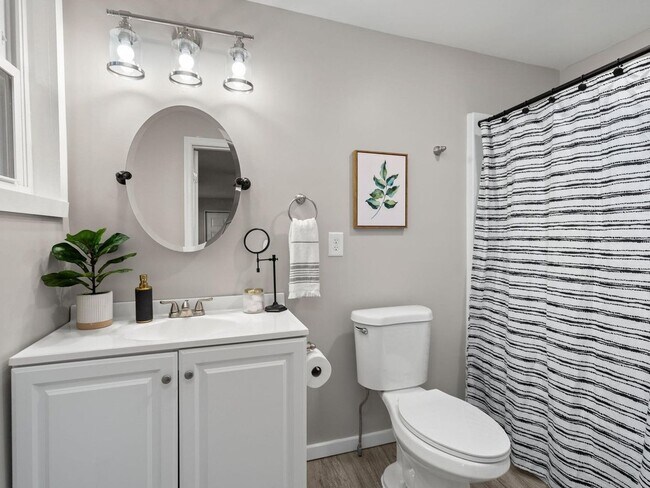 Building Photo - 3 Bedroom Single Family Home in Hanahan