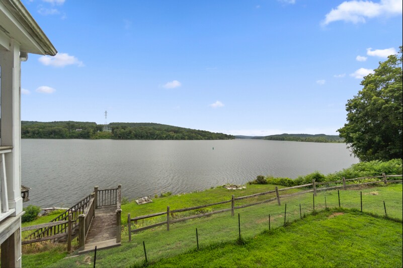 Building Photo - 83 Main St