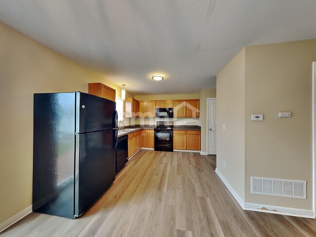 Building Photo - 9073 Bunker Hill Way