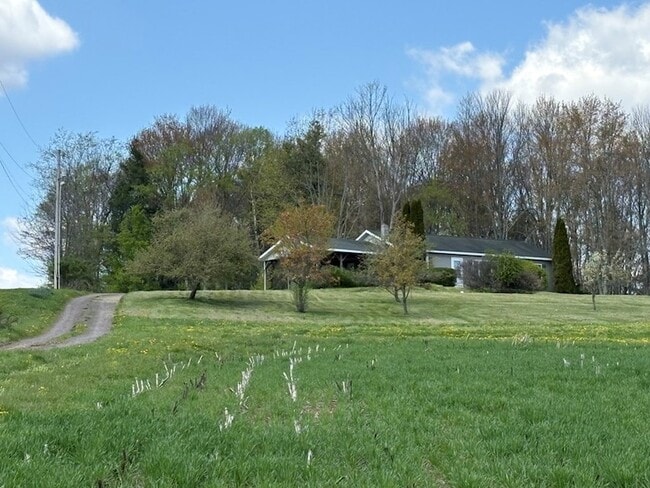 Building Photo - 138 Kerr Rd