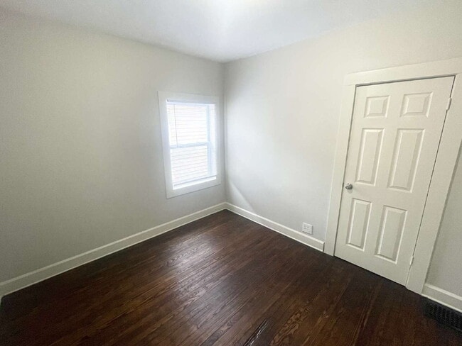 Building Photo - 3 Bedroom with Central AC