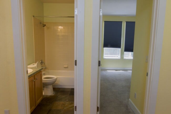 Building Photo - Prime Central Park 5bed/4ba