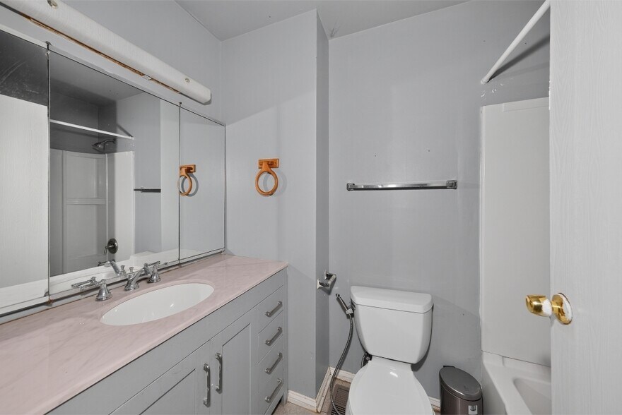 Building Photo - 614 Bryn Mawr Ct