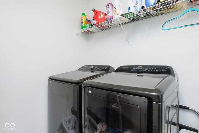 Building Photo - 5844 Cherrywood Ln