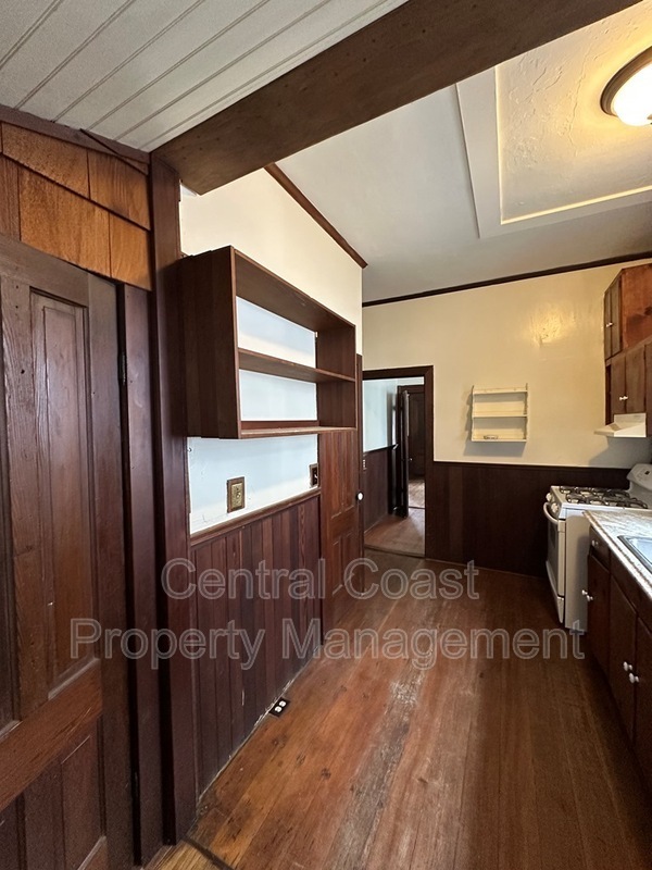 Building Photo - 205 15th St
