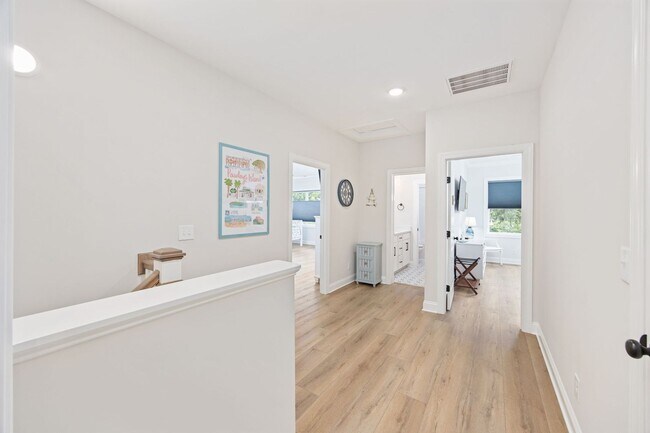 Building Photo - Gorgeous Custom Home Available for Snowbir...