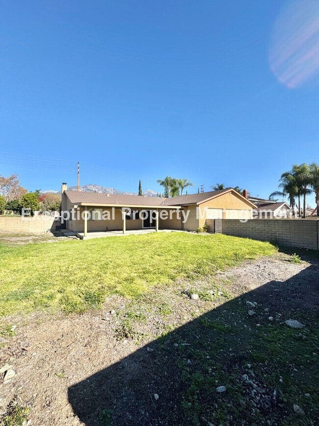 Building Photo - Ready to move in 4 bedroom 2 bath home!