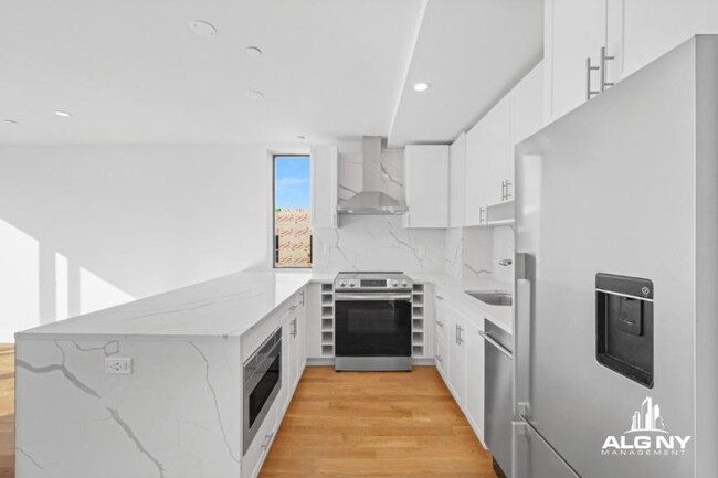 Building Photo - 1 bedroom in FAR ROCKAWAY NY 11693