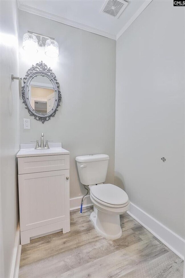 Building Photo - Adorable 3BR/1.5BA Renovated Bungalow Near USC – PRE-LEASING FOR 2026-2027 SCHOOL YEAR