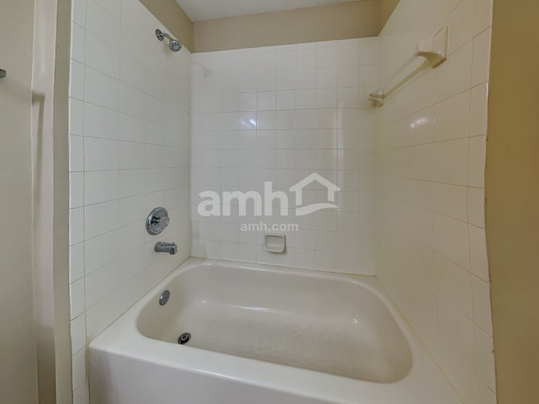 Building Photo - 12012 Citrus Leaf Dr