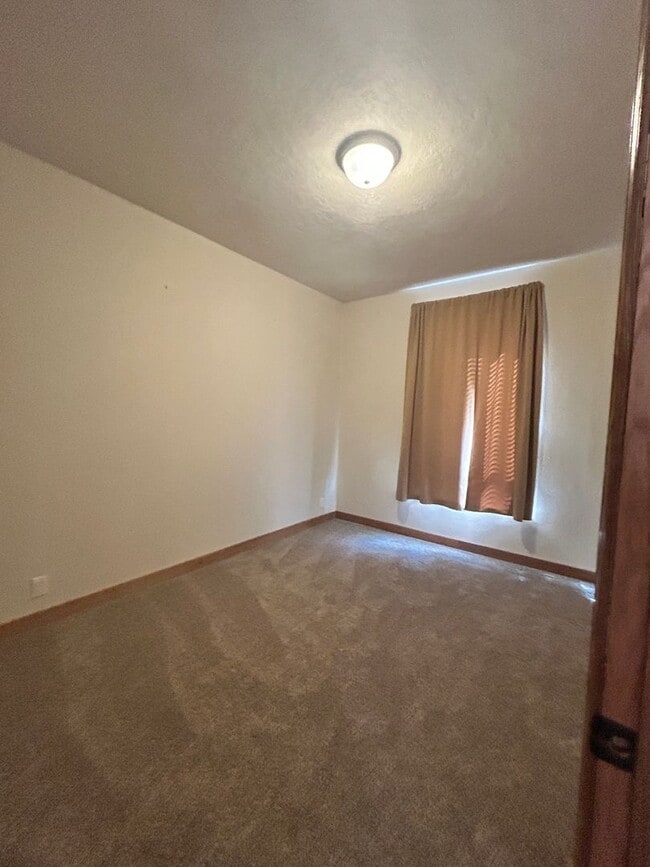 Building Photo - 3 Bed, 2 Bath Home on 5 Acres – Florence, ...