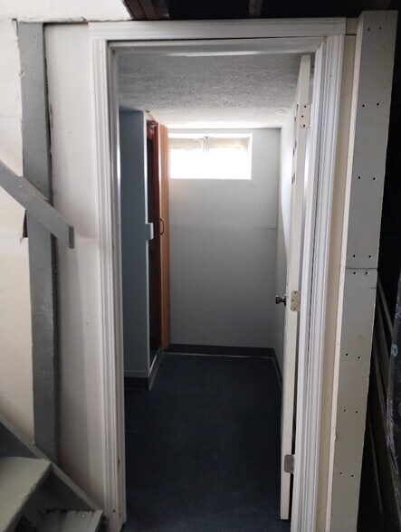Building Photo - 1207 S Edwin C Moses Blvd