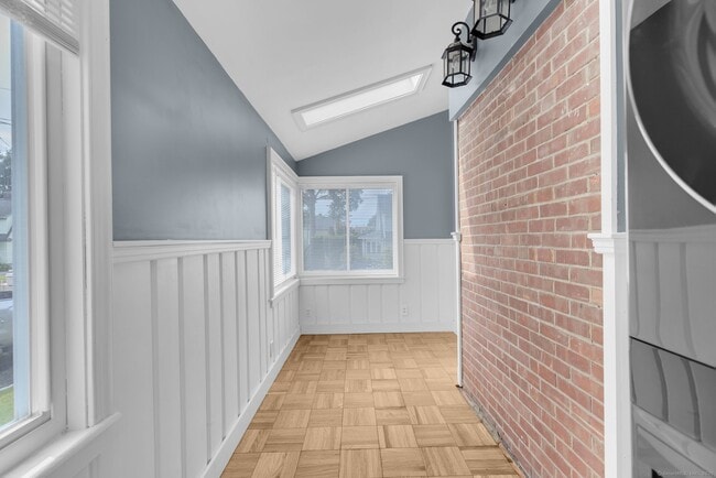 Building Photo - 23 Oldroyd St