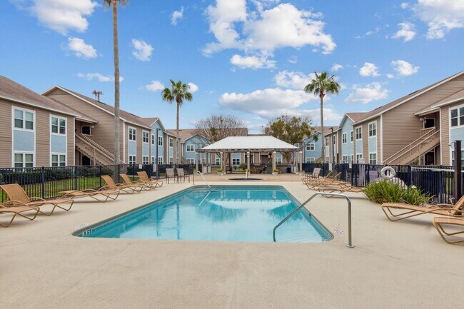 Building Photo - Coastal Condo Living in Gated Fernandina B...