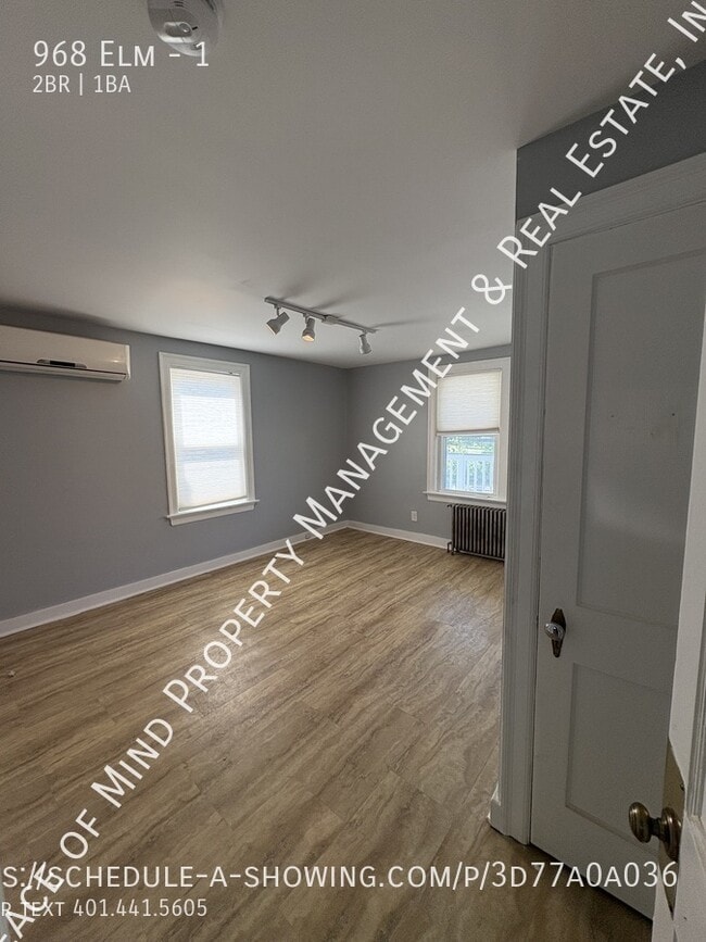 Building Photo - 968 Elm-1