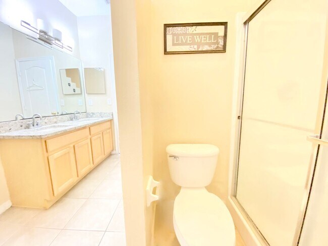 Building Photo - Stunning Lake View Home in Waterside Estate!