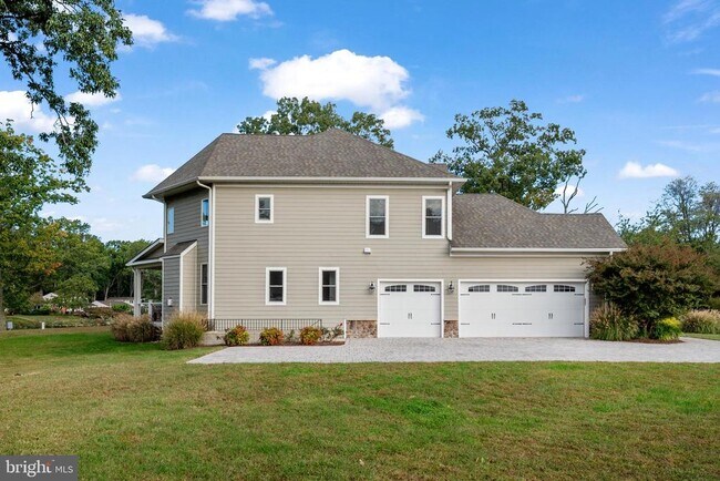 Building Photo - 1576 Bay Head Rd