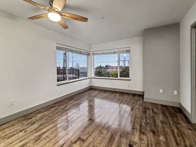 Building Photo - AVAILABLE NOW! Beautiful Queen Anne Condo with Puget Sound Views & Secure Parking!