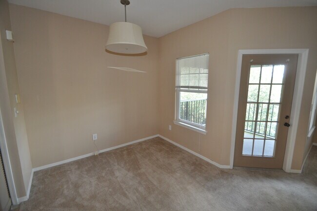 Building Photo - Residences at Sabal Point: 3 bed/2 bath - 3rd floor unit