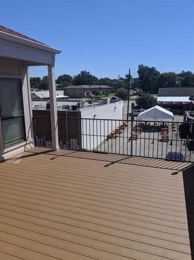 Building Photo - Contemporary M Street Duplex with 3rd Floo...