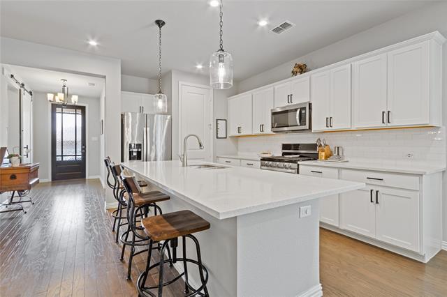 Building Photo - 916 Pearl Pl