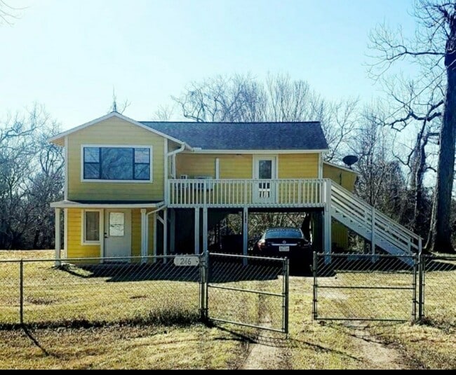 Primary Photo - 246 Creekside Dr