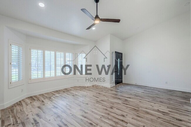 Building Photo - 760 N Swan Dr