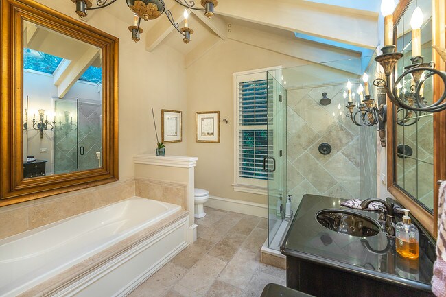 Building Photo - 525 S Westgate Ave