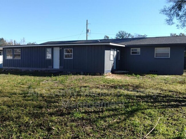 Building Photo - 2100 SW 42nd Ave