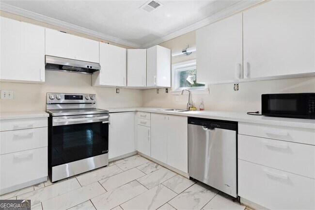 Building Photo - 349 Old Acworth Rd