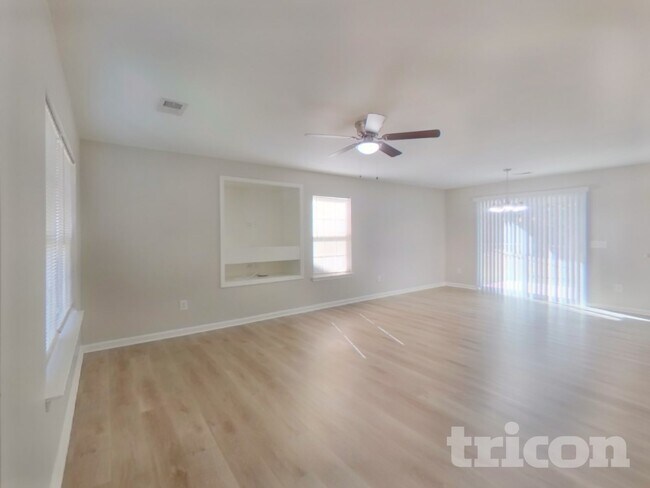 Building Photo - 258 Drooping Leaf Ln