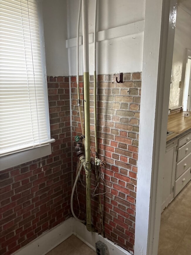 Building Photo - 804 W Ashland Ave